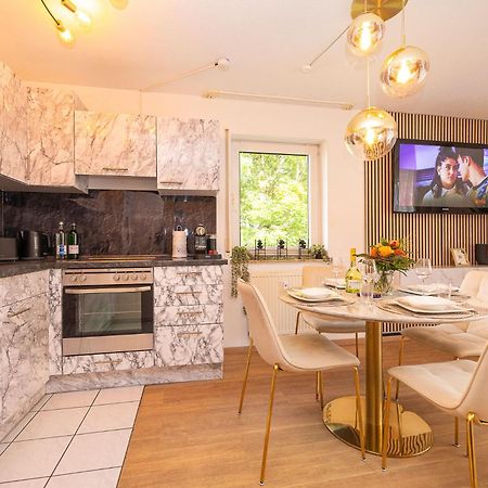 Luxx Home Bc, Zentral - Fuer 4 Personen - Balkon - Parken - Voll Ausgestattete Kueche Biberach an der Riß Zewnętrze zdjęcie
