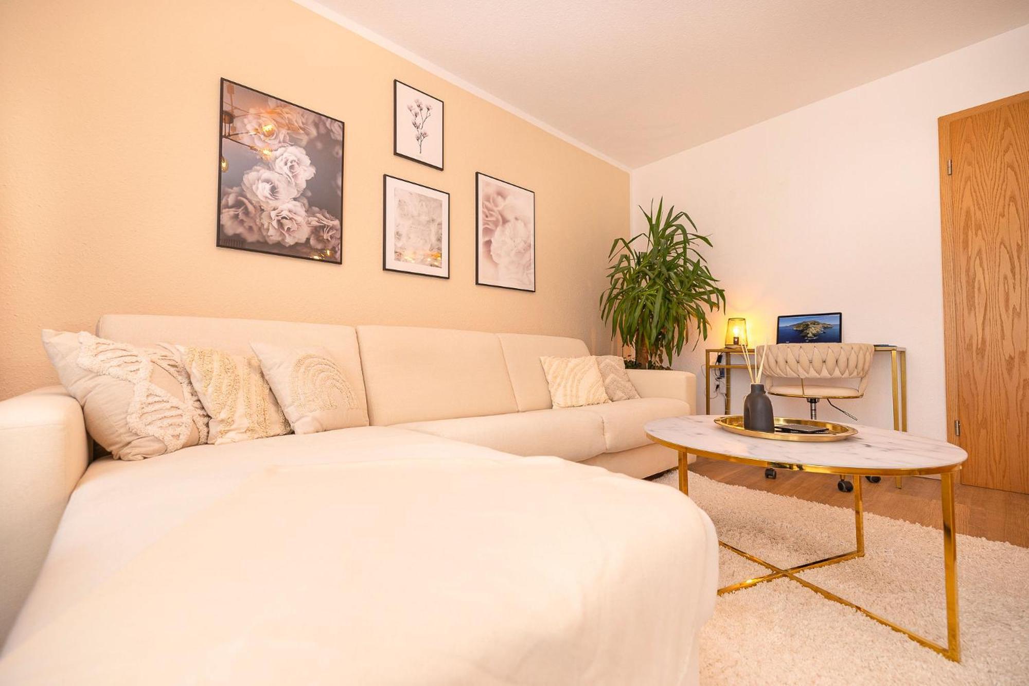 Luxx Home Bc, Zentral - Fuer 4 Personen - Balkon - Parken - Voll Ausgestattete Kueche Biberach an der Riß Zewnętrze zdjęcie