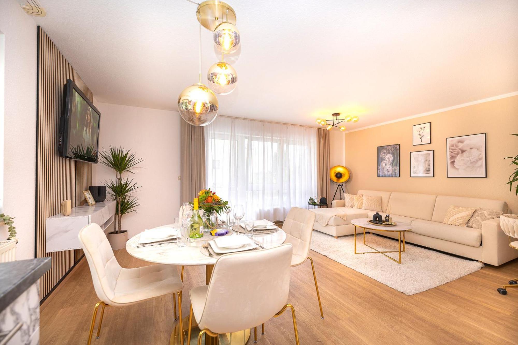 Luxx Home Bc, Zentral - Fuer 4 Personen - Balkon - Parken - Voll Ausgestattete Kueche Biberach an der Riß Zewnętrze zdjęcie